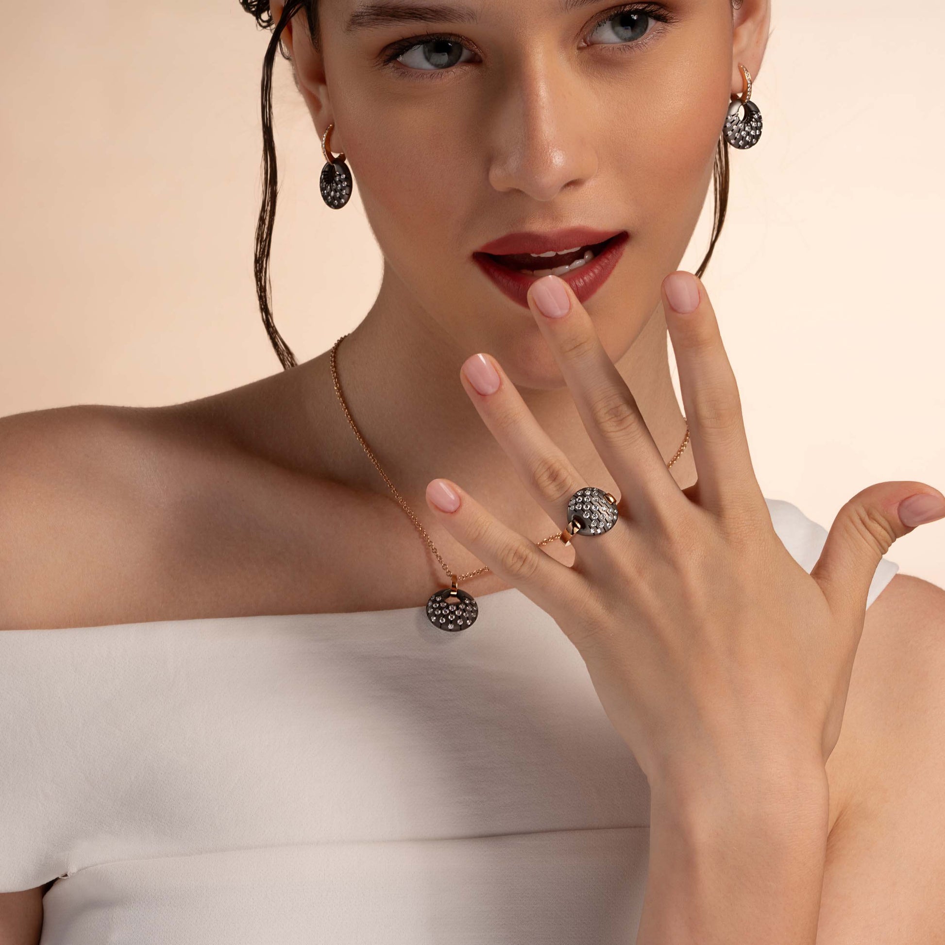 Luce Diamond Pendant in Titanium Aliel