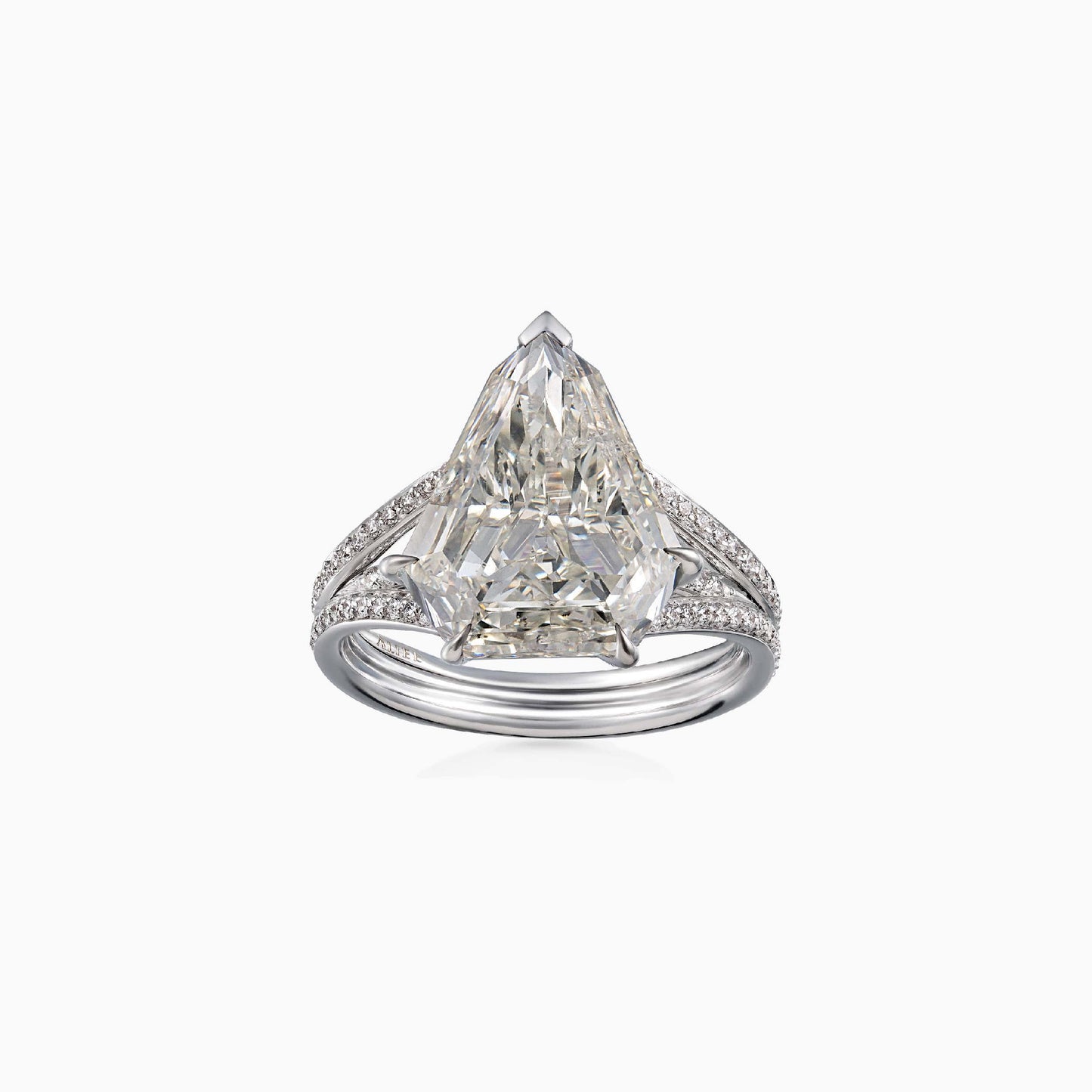Shield Solitaire Diamond Ring - High Jewellery - ALIEL